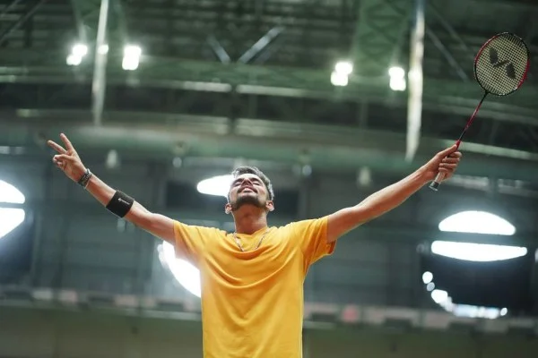 badminton players celebrating victory
